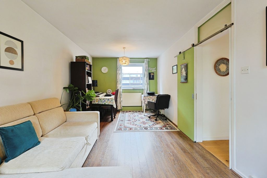 Property photo 3 of 17 Pbox-Img.Jpg