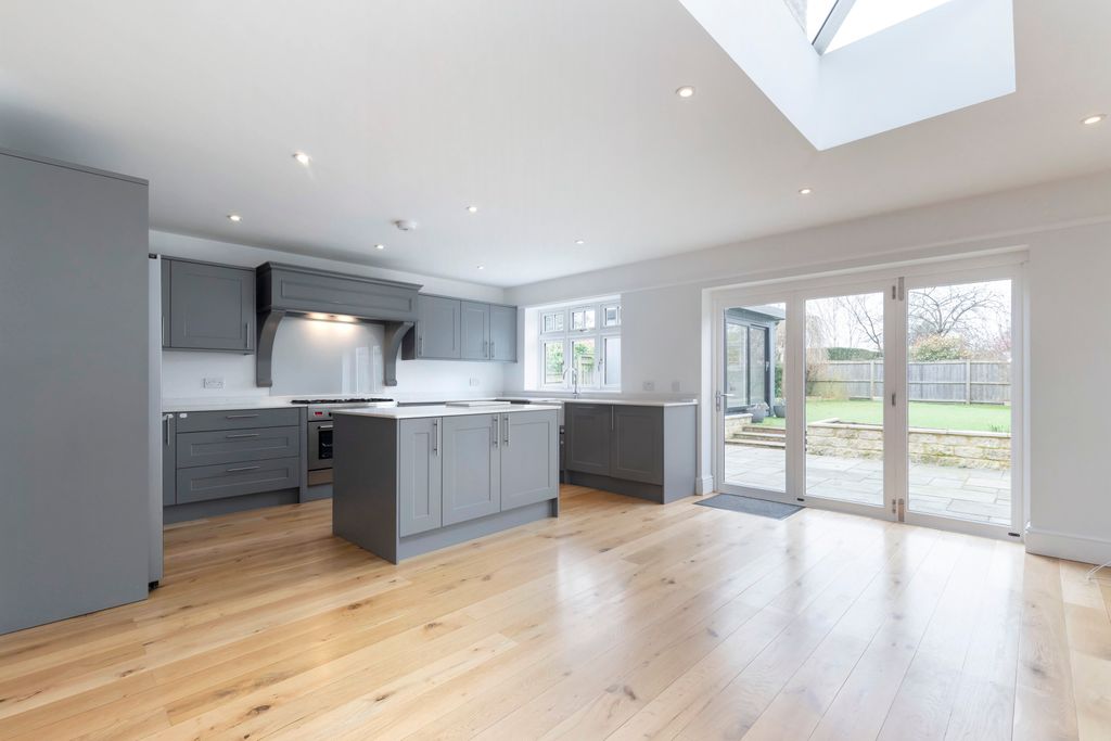 Property photo 2 of 16 40 Sandy Lane-01