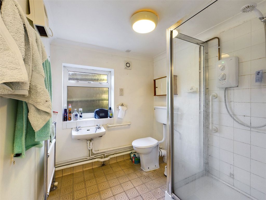 Property photo 3 of 15 Bathroom