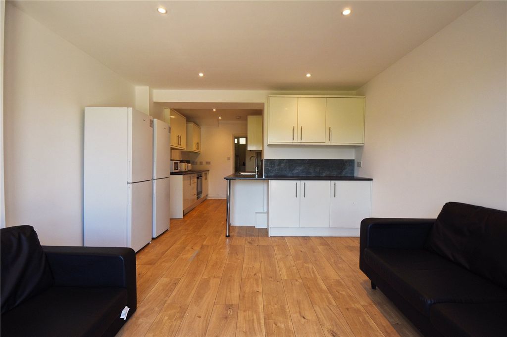 Property photo 2 of 14 Picture No. 02