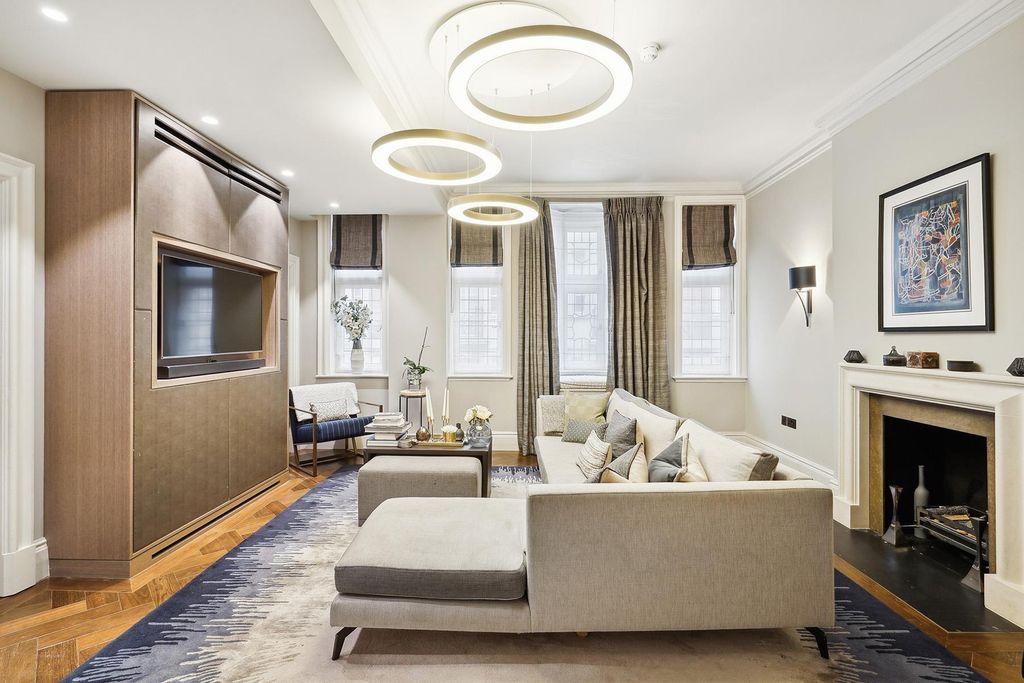 Property photo 3 of 10 Image