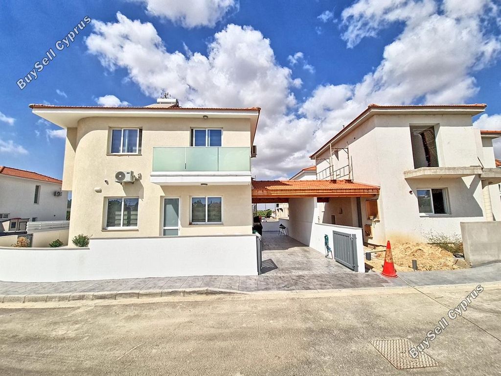 Property photo 2 of 13
