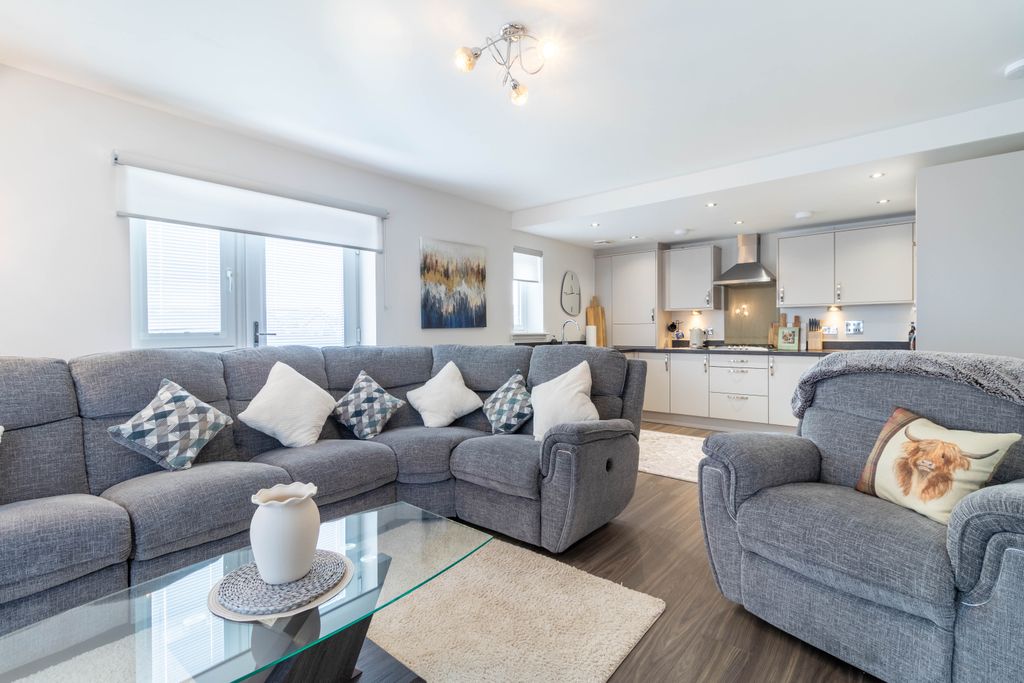 Property photo 2 of 25 Open-Plan Living Area &amp; Kitchen