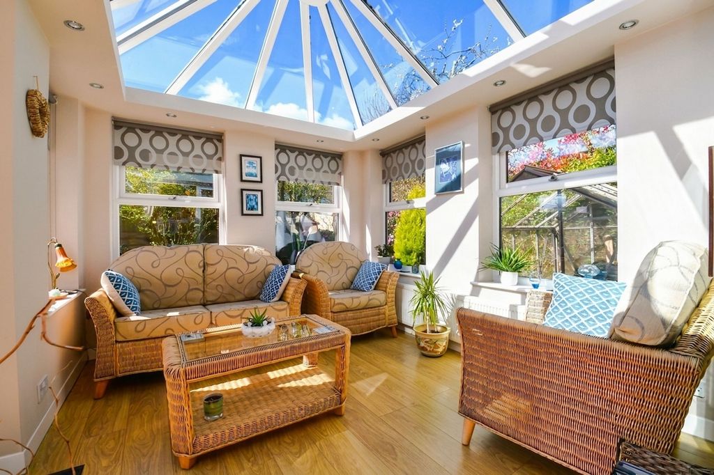 Property photo 2 of 20