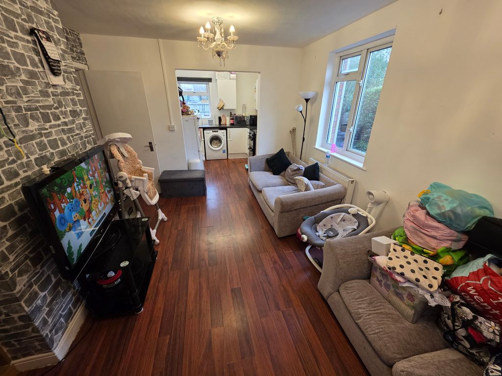 Property photo 3 of 8