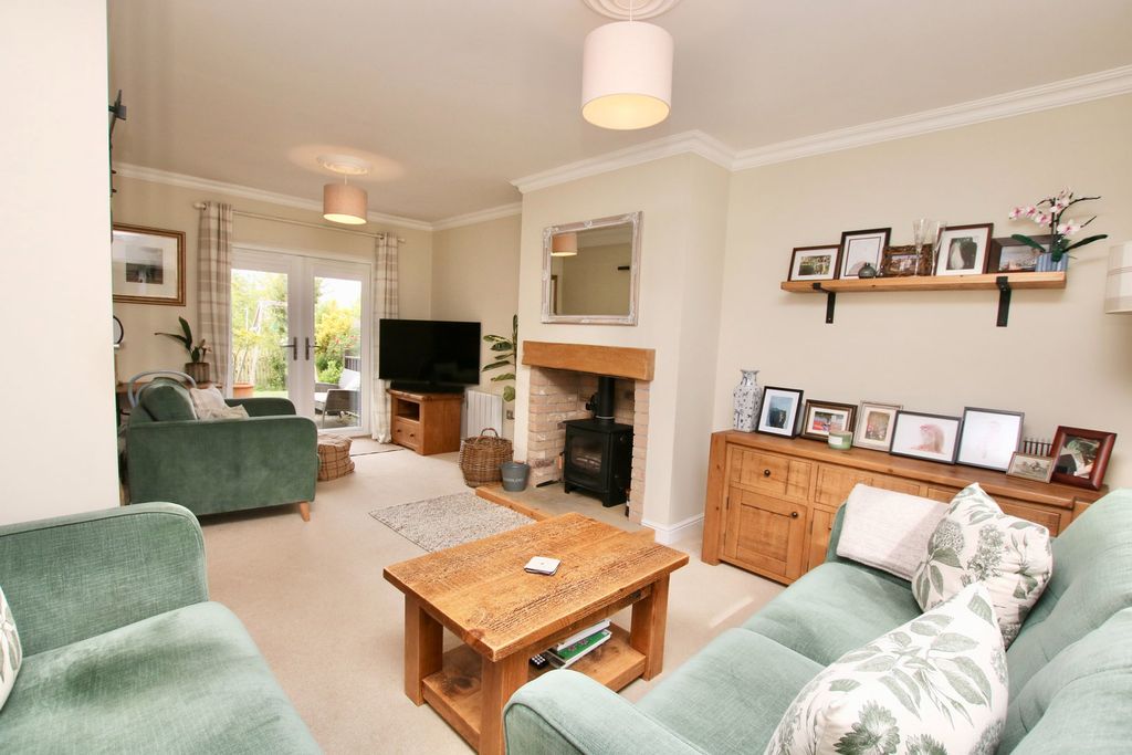 Property photo 2 of 24