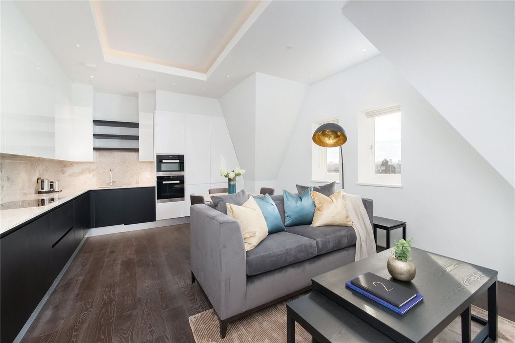 Property photo 1 of 9 Reception