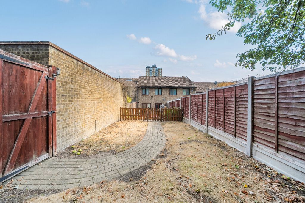 Property photo 3 of 20 1502567-12-6A7B18...