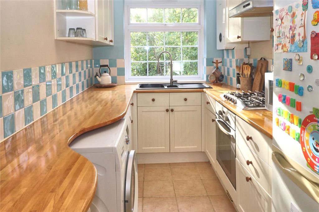 Property photo 2 of 13 Picture No. 11