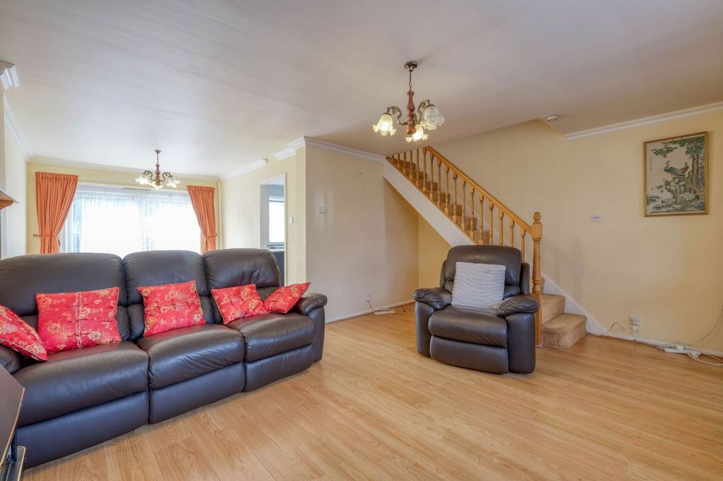 Property photo 3 of 11