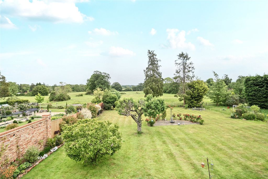 Property photo 3 of 21 Picture No. 30