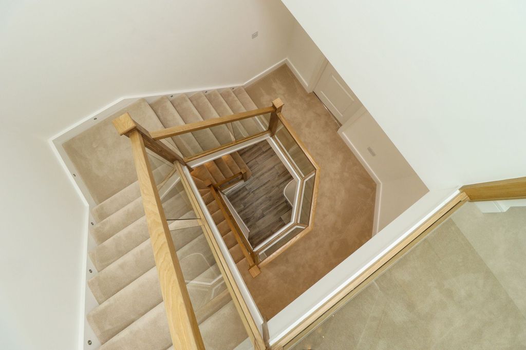 Additional image 31 of 4 bed semi-detached house for saleHurst Road, East Molesey KT8