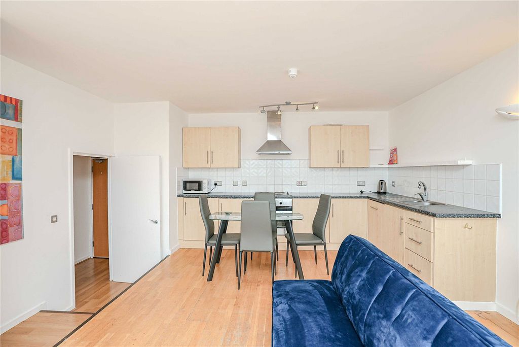 Property photo 1 of 19 Picture No. 14