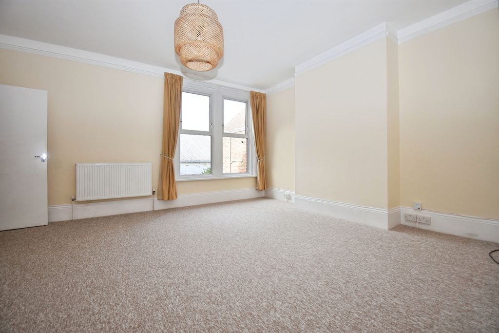 Property photo 2 of 6 Living Room