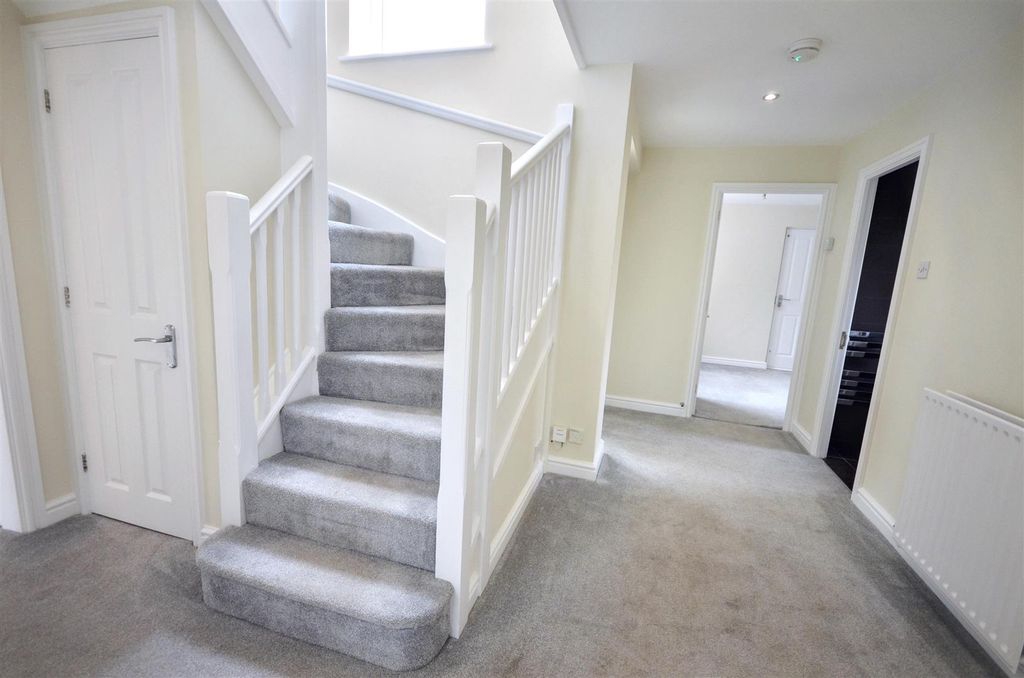 Property photo 2 of 20 Hall