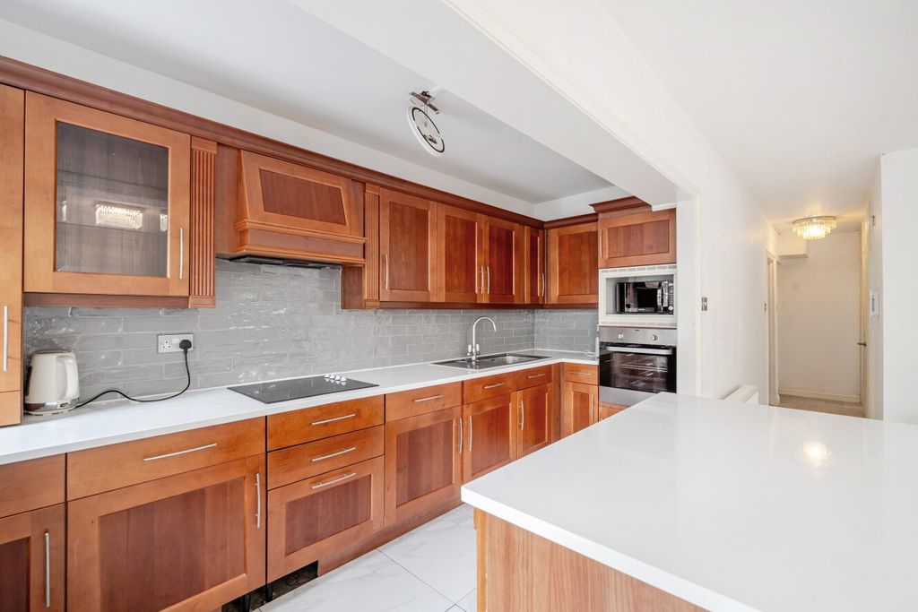 Property photo 2 of 16 Picture No. 19