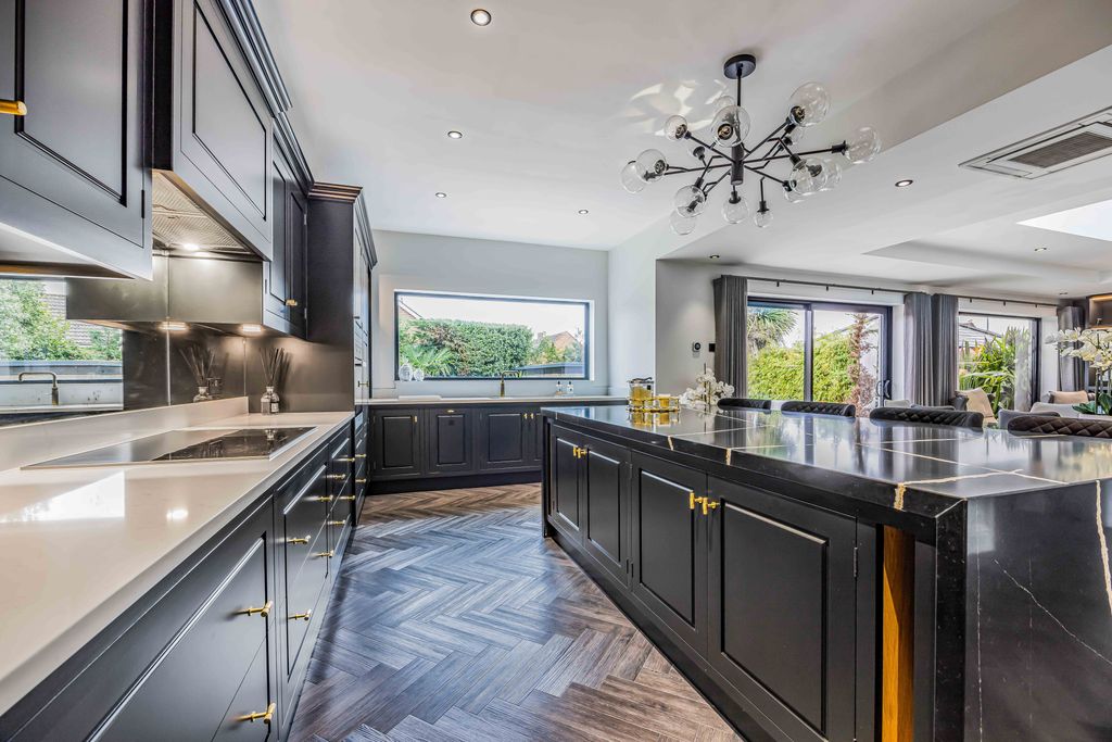 Property photo 3 of 29 176 Havant Road, Drayton-Small-Porticomarketing-Fi