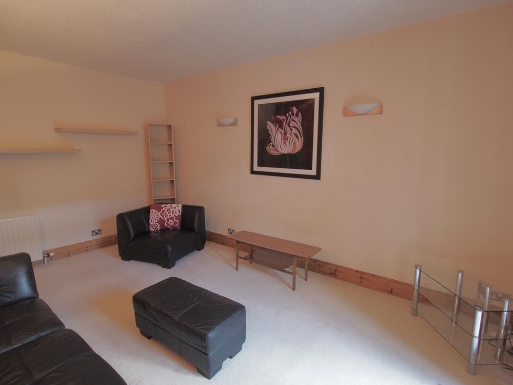 Property photo 3 of 11 Lounge Alternative