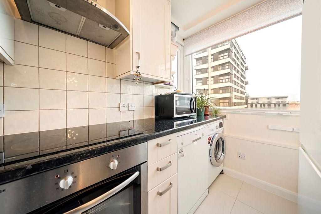 Property photo 3 of 5