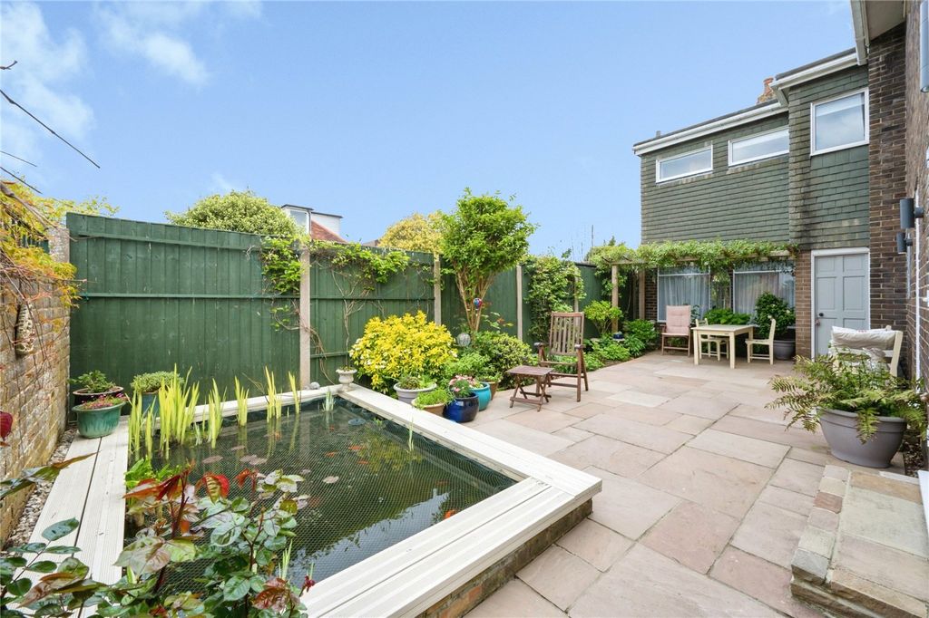 Property photo 2 of 14 Picture No. 24