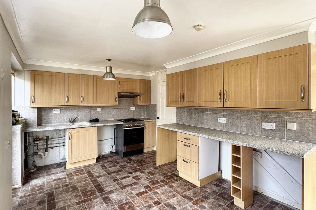 Property photo 3 of 10 Img_8200