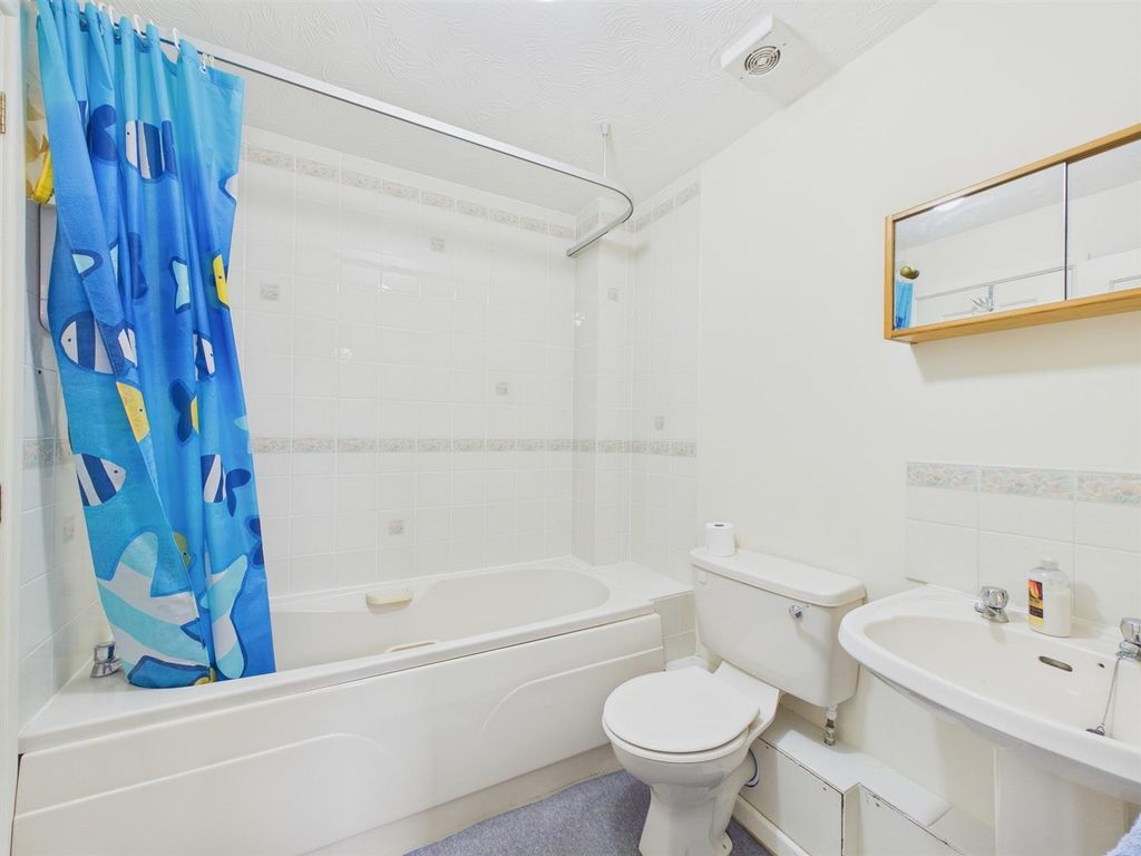 Property photo 3 of 9 Bath.Jpg