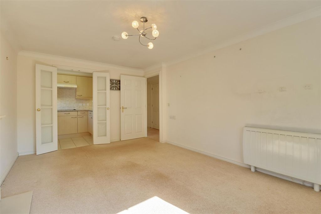 Property photo 1 of 15 Fc8A9E0E-C8Ed-49F5-8Ffe-1E70Cb8649Ec_1_201_A.Jpeg