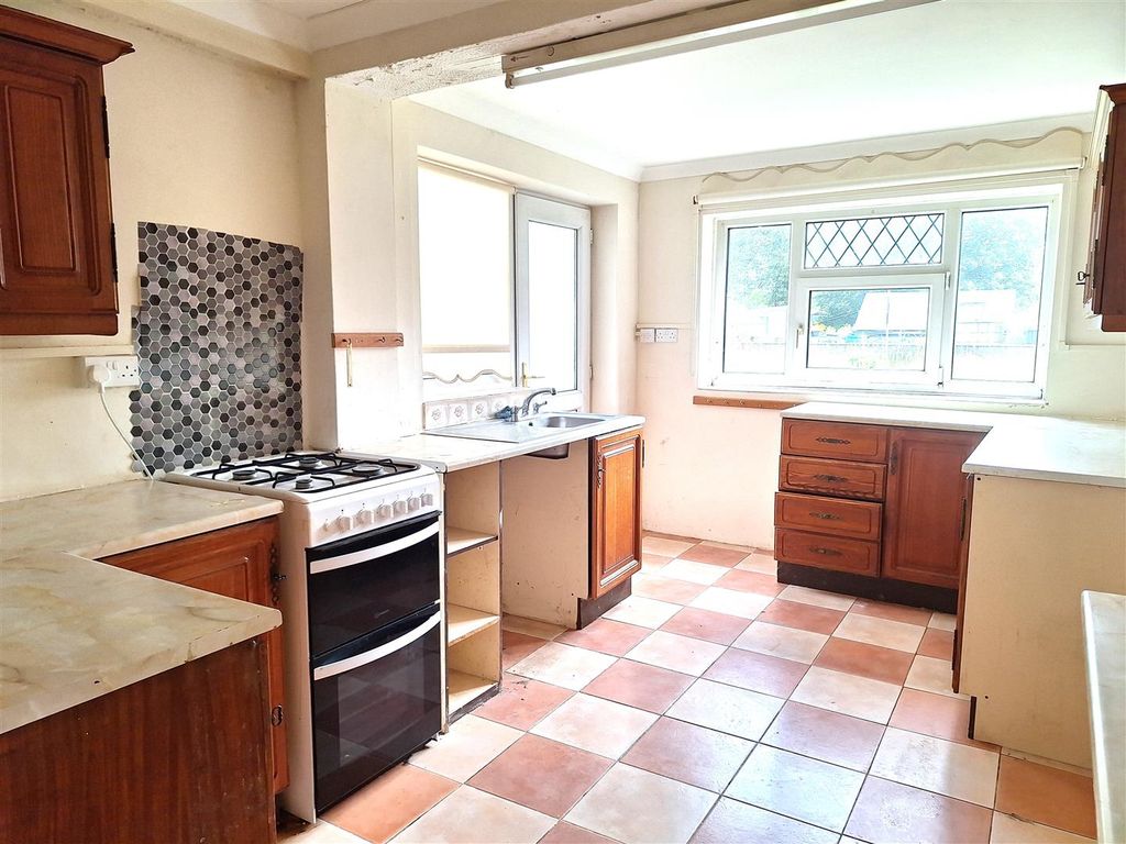 Property photo 3 of 16 1000042759.Jpg