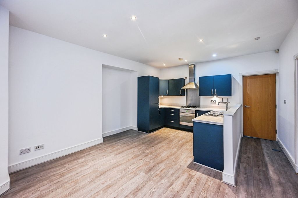 Property photo 2 of 17 Photo