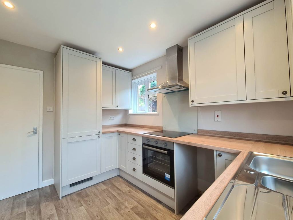 Property photo 3 of 20 Kitchen 2