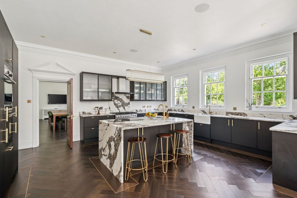 Additional image 6 of 8 bed detached house for saleHolbrook Lane, Chislehurst BR7