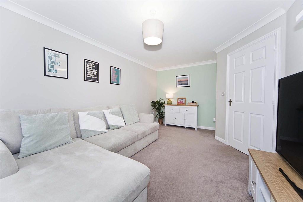 Property photo 2 of 24