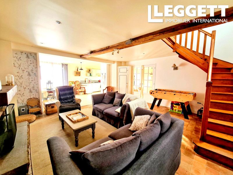 Property photo 2 of 10