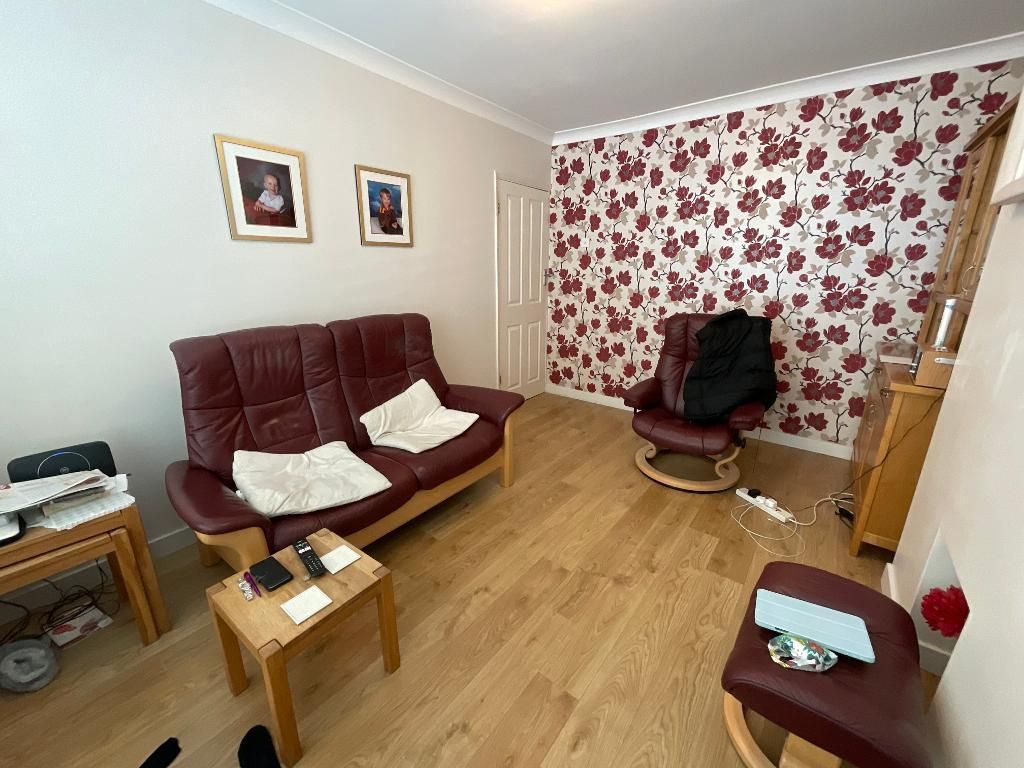 Property photo 3 of 15 Living Room 13'4 x 9'9