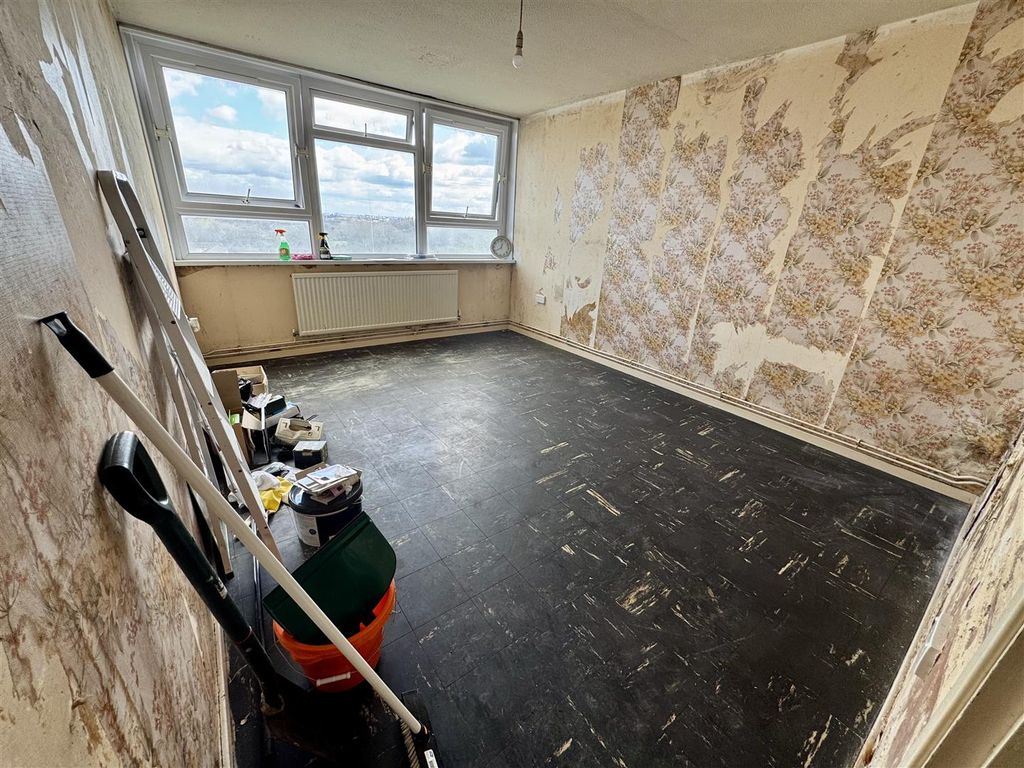 Property photo 3 of 5 Bedroom