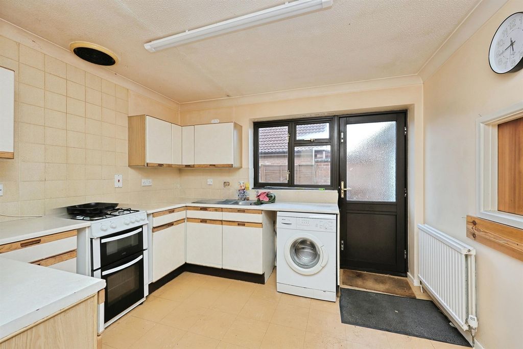 Property photo 2 of 14