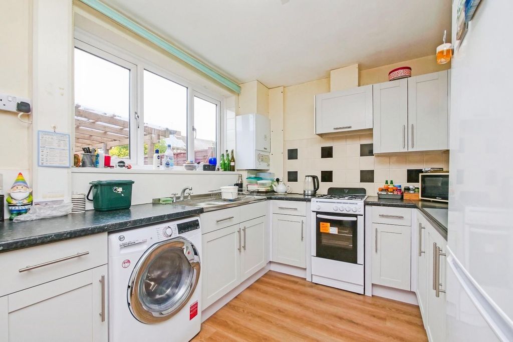 Property photo 2 of 13 Kitchen