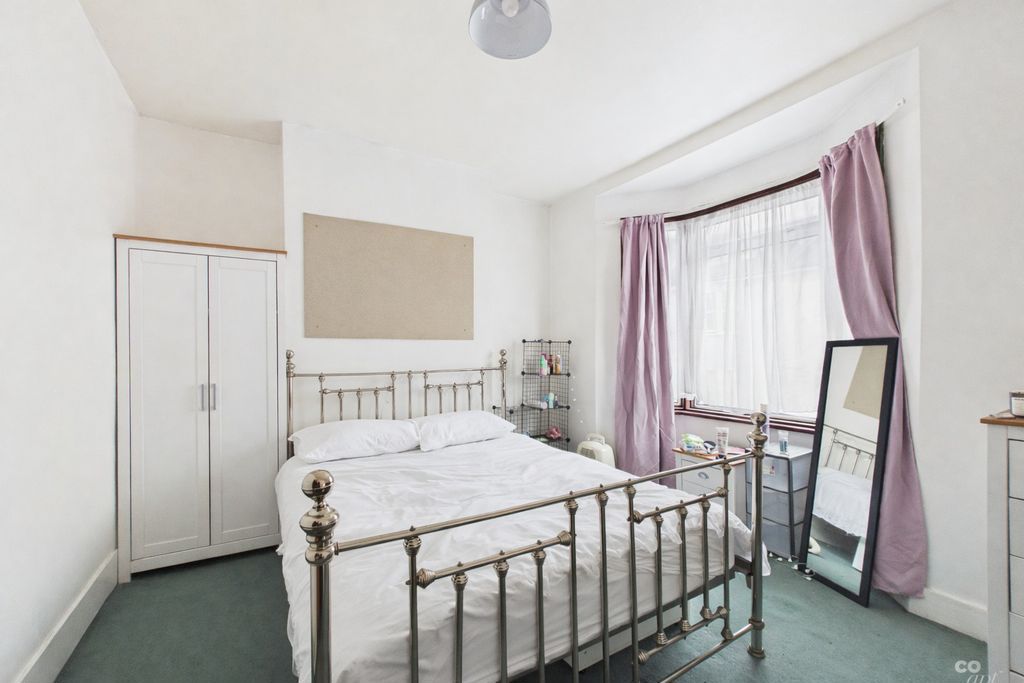 Property photo 3 of 12 Photo 19