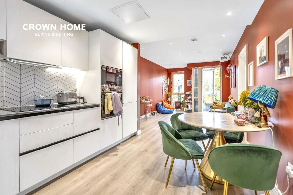 Property photo 2 of 18