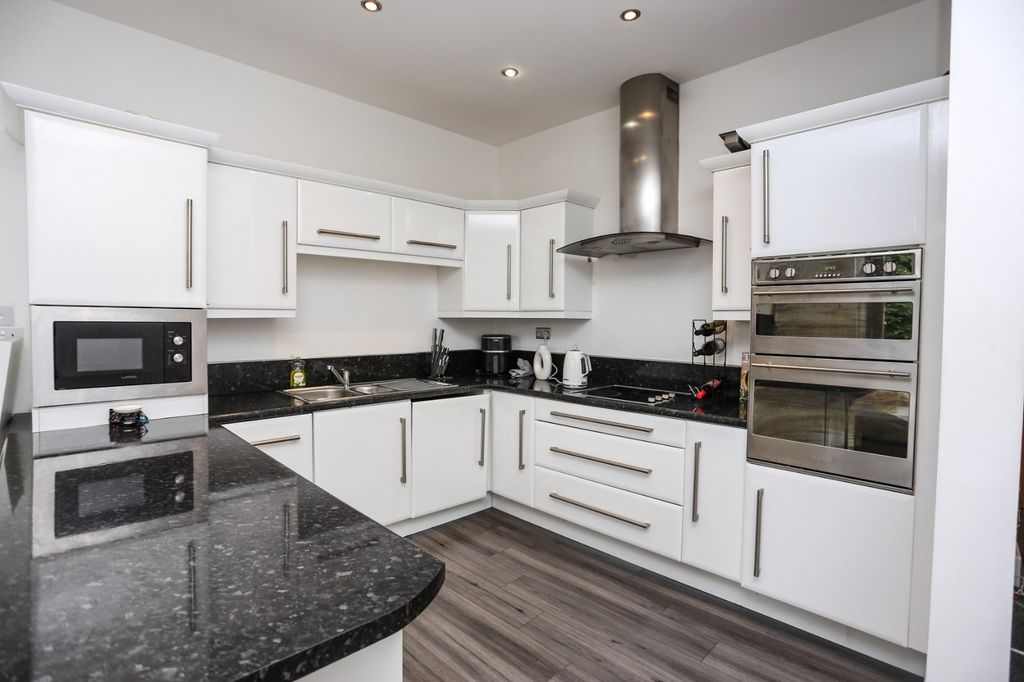 Property photo 3 of 17 Picture No. 04