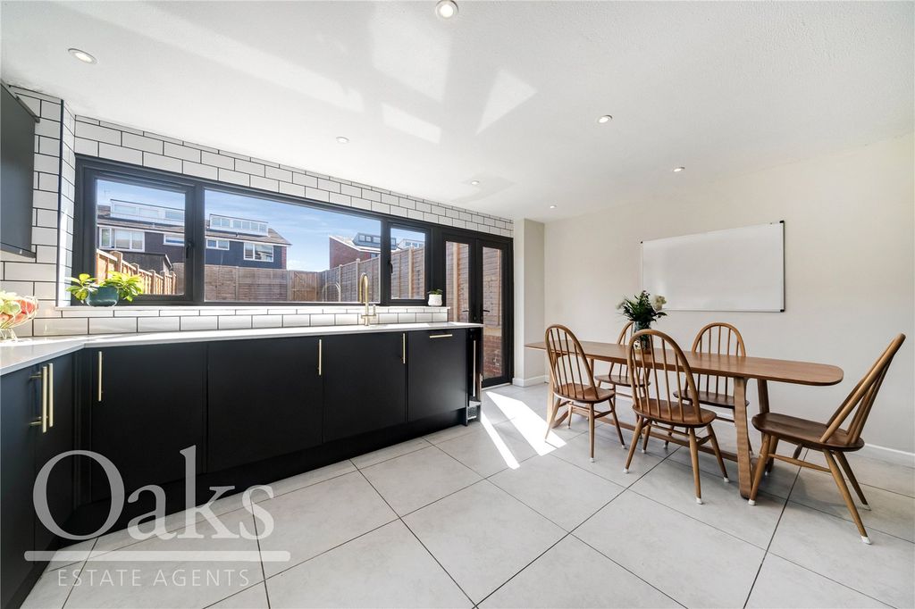 Property photo 2 of 12 Picture No. 10