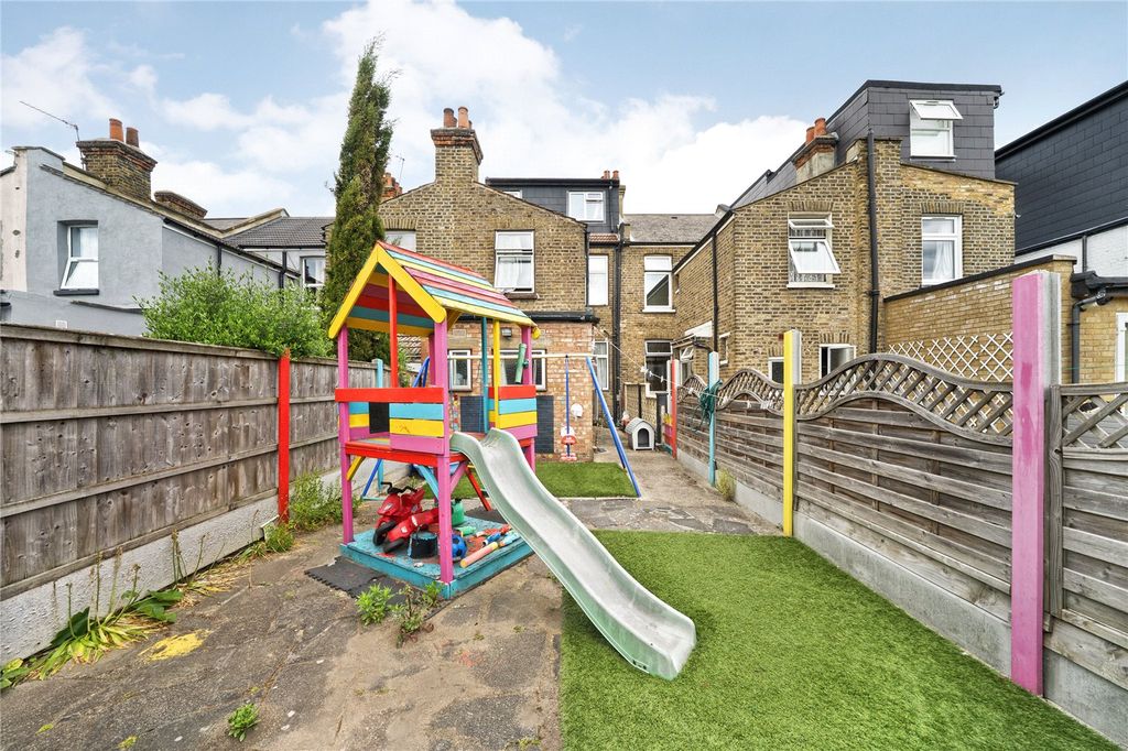 Property photo 3 of 19 Picture No. 10