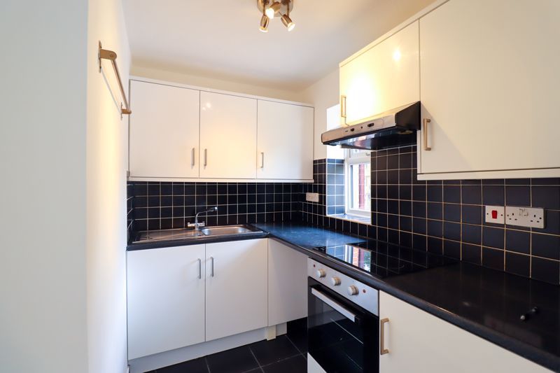 Property photo 2 of 9 Kitchen