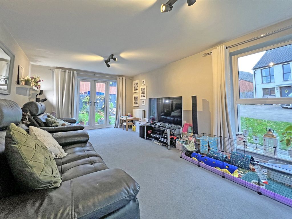 Property photo 3 of 16 Picture No. 11