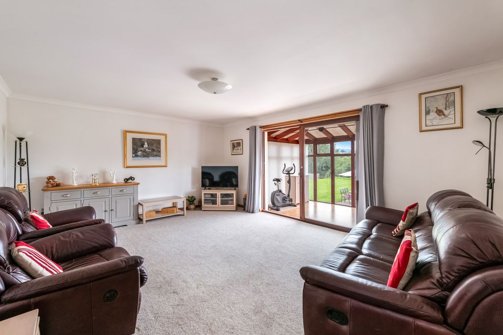 Property photo 3 of 32
