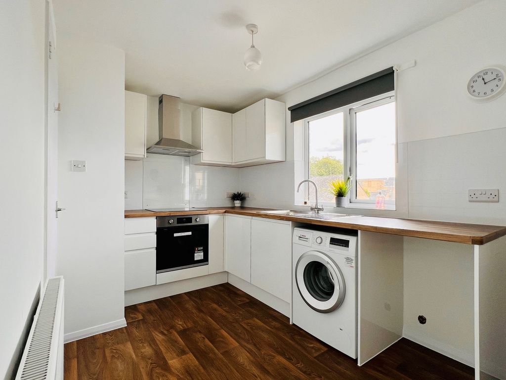 Property photo 2 of 23