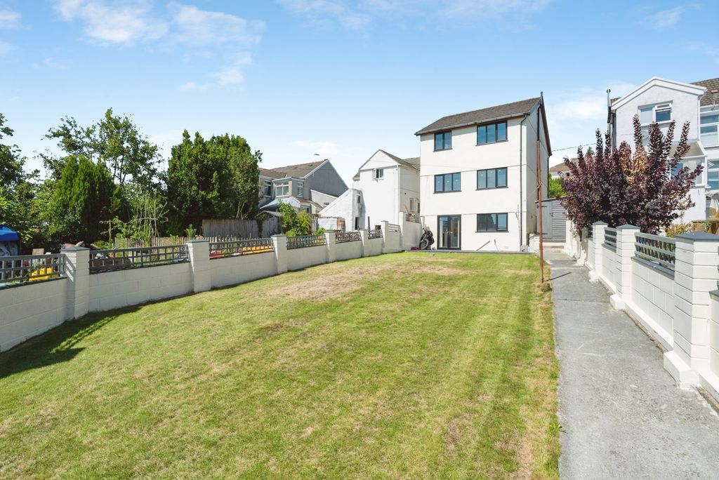 Property photo 1 of 20 Pbox-Img.Jpg