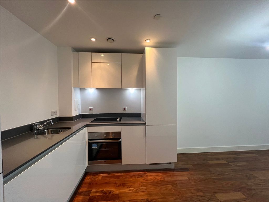Property photo 2 of 10 Kitchen