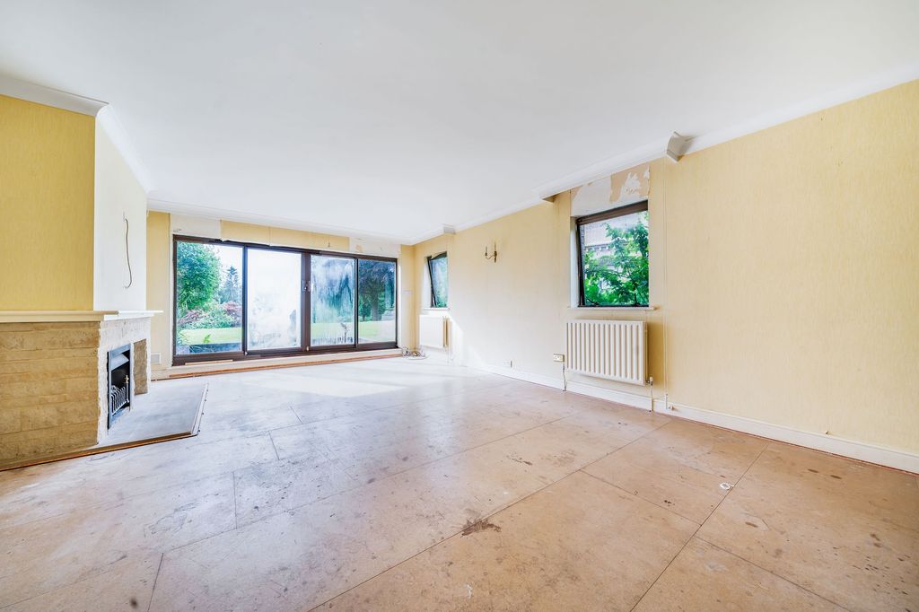 Property photo 3 of 17