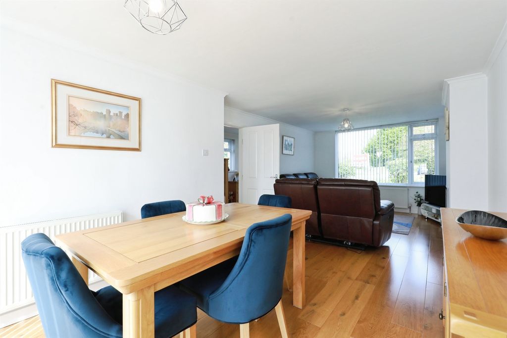 Property photo 3 of 20